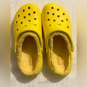 CROCS - LIKE NEW!